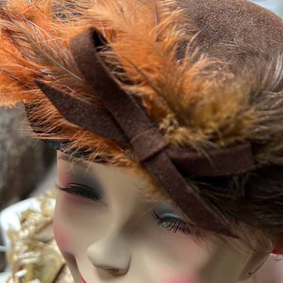1940s War Time Brown Felt Hat With Feathers - Picture 2 of 8